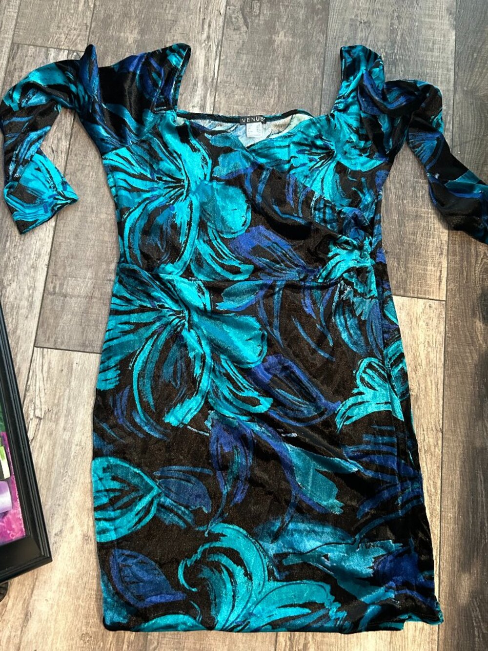 Venus Mixed Turquoise Velvet Dress Size Large NWT